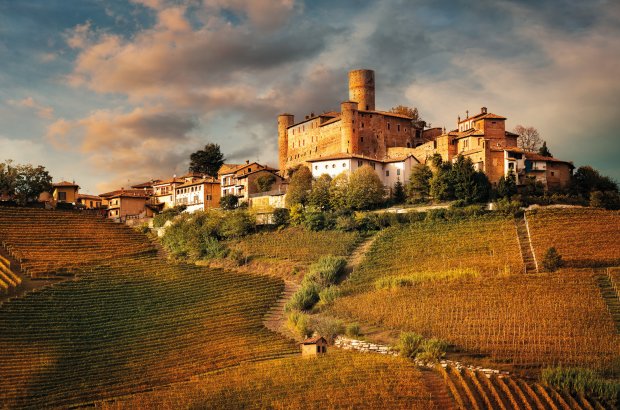 Castiglione Faletto Cuneo Langhe Piemont Italien © beatrice prève-stock.adobe.com
