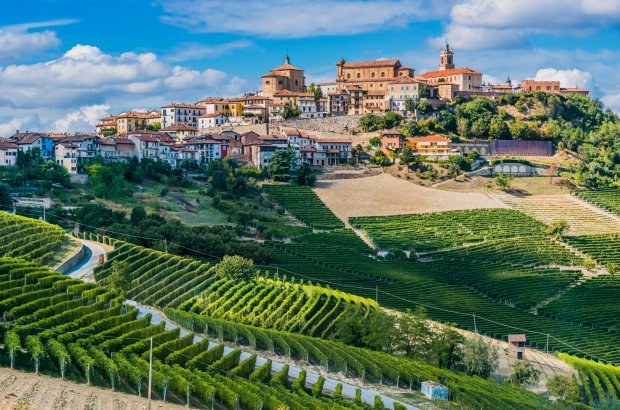 La Mora Cuneo Langhe Piemont Italien © monticellllo - stock.adobe.com