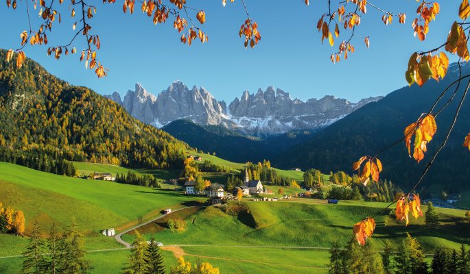 Villnöß Vall di Funes Villnößtal Südtirol Italien © iPics - stock.adobe.com