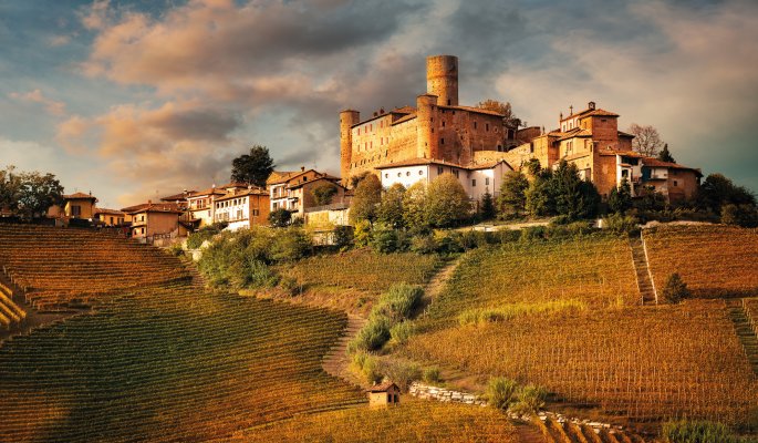 Castiglione Faletto Cuneo Langhe Piemont Italien © beatrice prève-stock.adobe.com