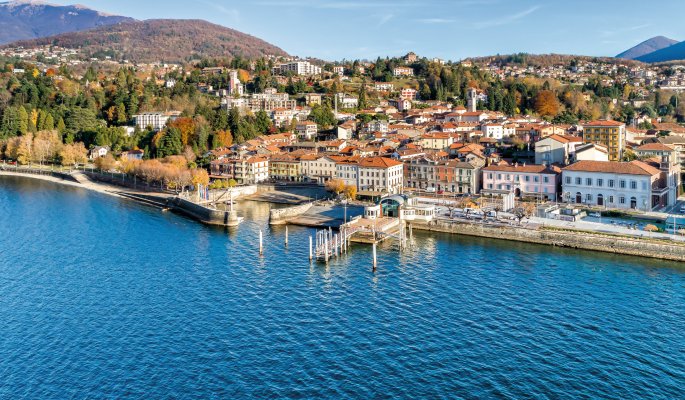 Luino Lago Maggiore Italien © EleSi - stock.adobe.com
